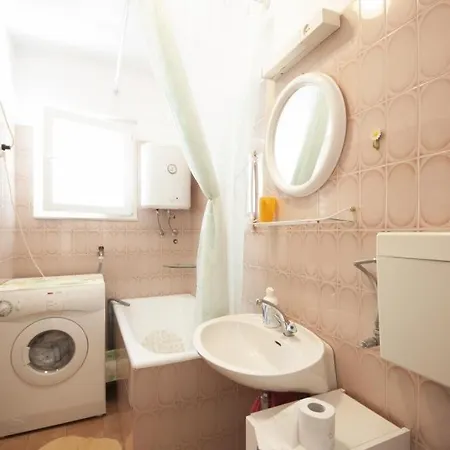 Mira Apartment *