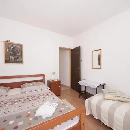 Apartment Mira