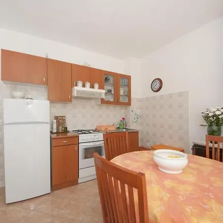 Mira Apartment